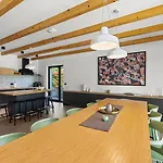 Povetica With Private Pool And Bbq 빌라
