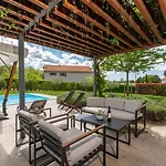 Povetica With Private Pool And Bbq * Lasci