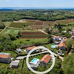 빌라 Povetica With Private Pool And Bbq