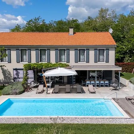 Povetica With Private Pool And Bbq Lasci