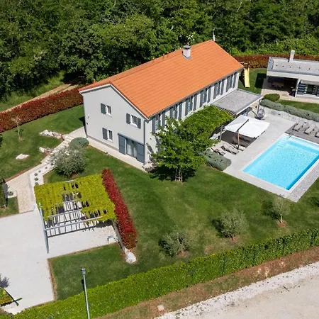 Povetica With Private Pool And Bbq *