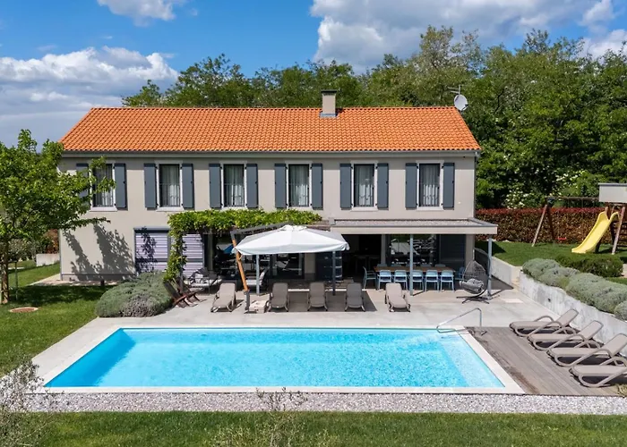 Povetica With Private Pool And Bbq Lasci