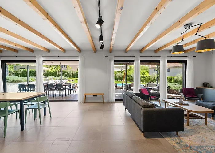 Povetica With Private Pool And Bbq * Lasci