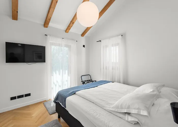 Povetica With Private Pool And Bbq Lasci